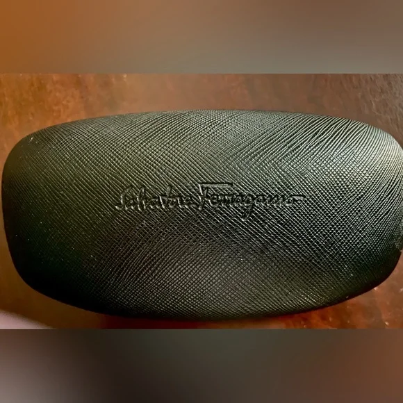 Salvatore Ferragamo Red/Black/Gold Tortoiseshell oversized Sunglasses - Picture 15 of 15